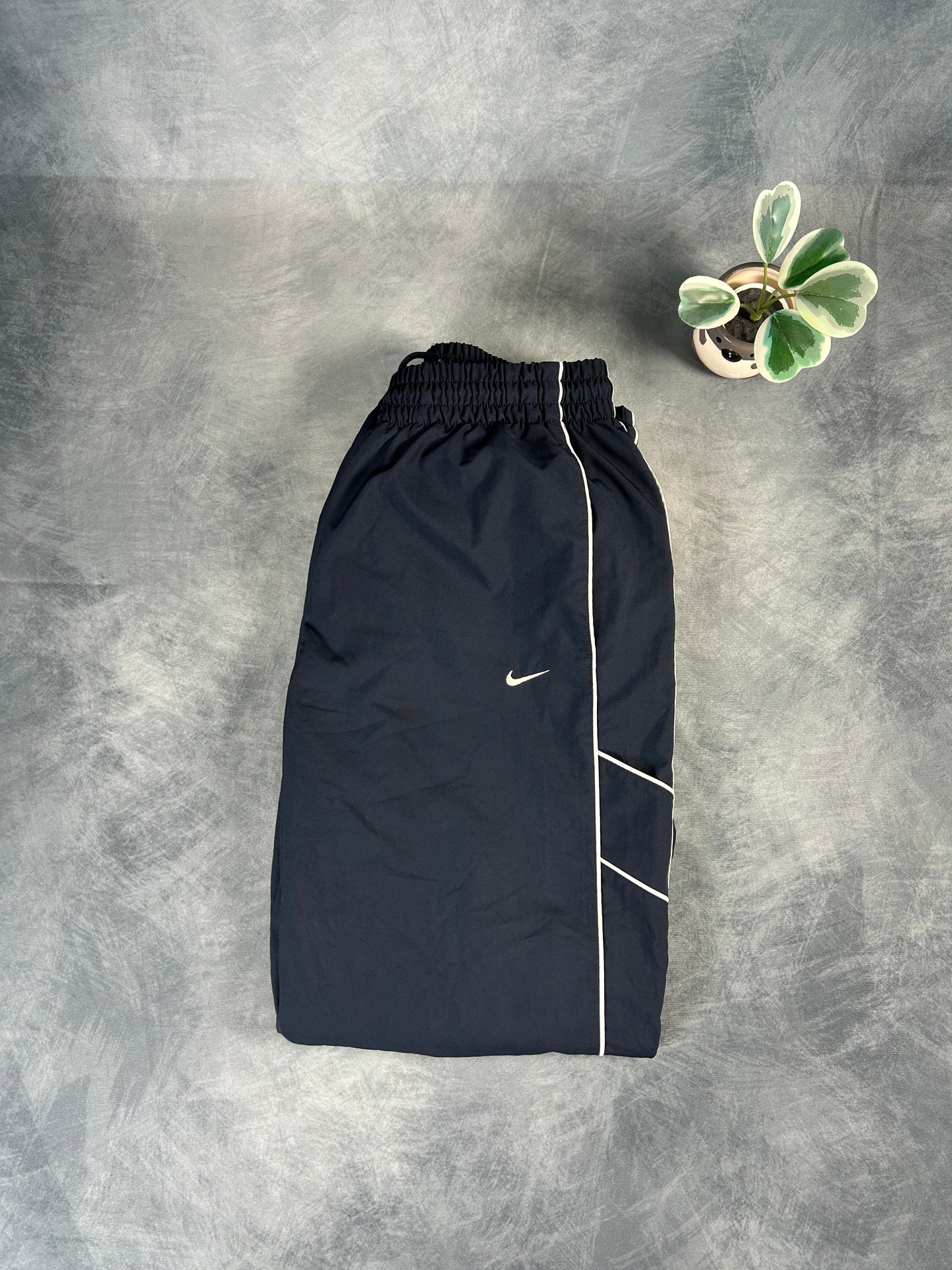 Vintage Nike Trackpants (Size XL)