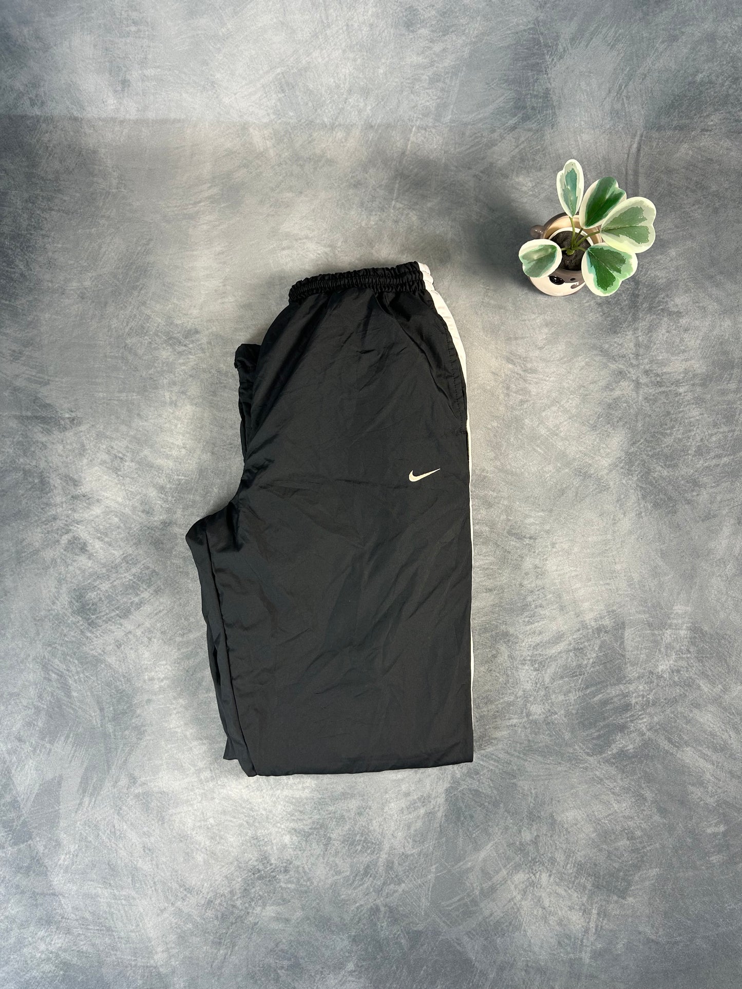 Vintage Nike Trackpants (Size M)