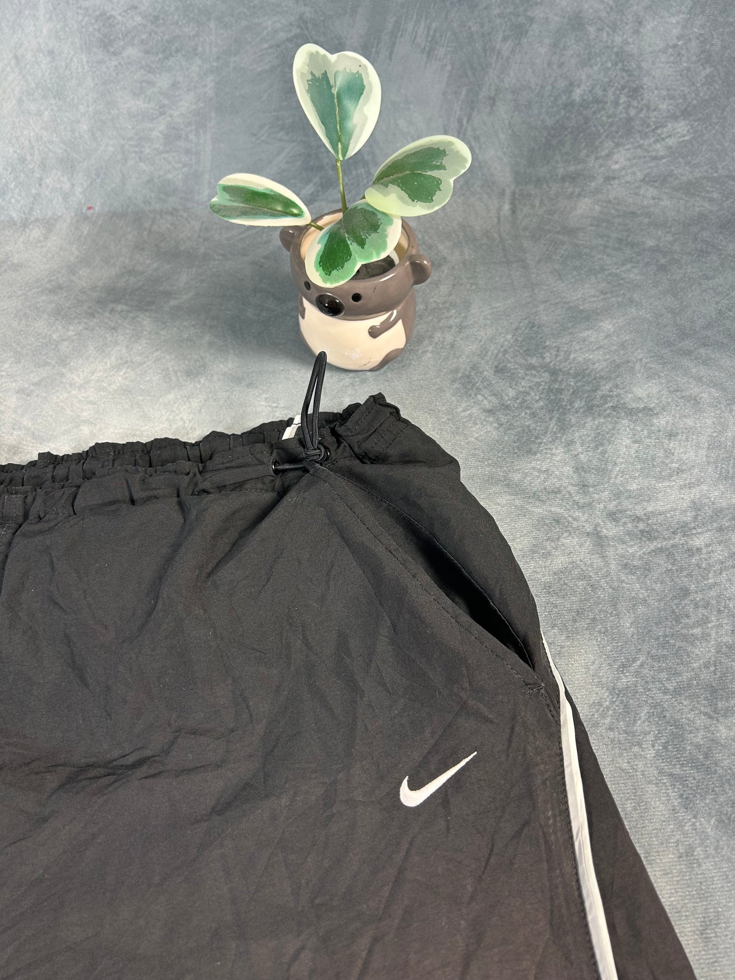 Vintage Nike Trackpants (Size L)