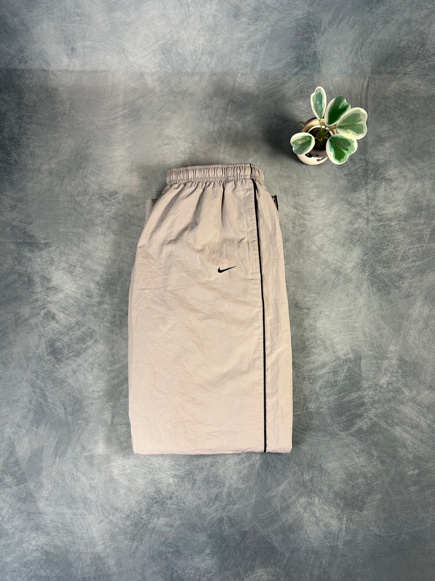 Vintage Nike Trackpants (Size L)