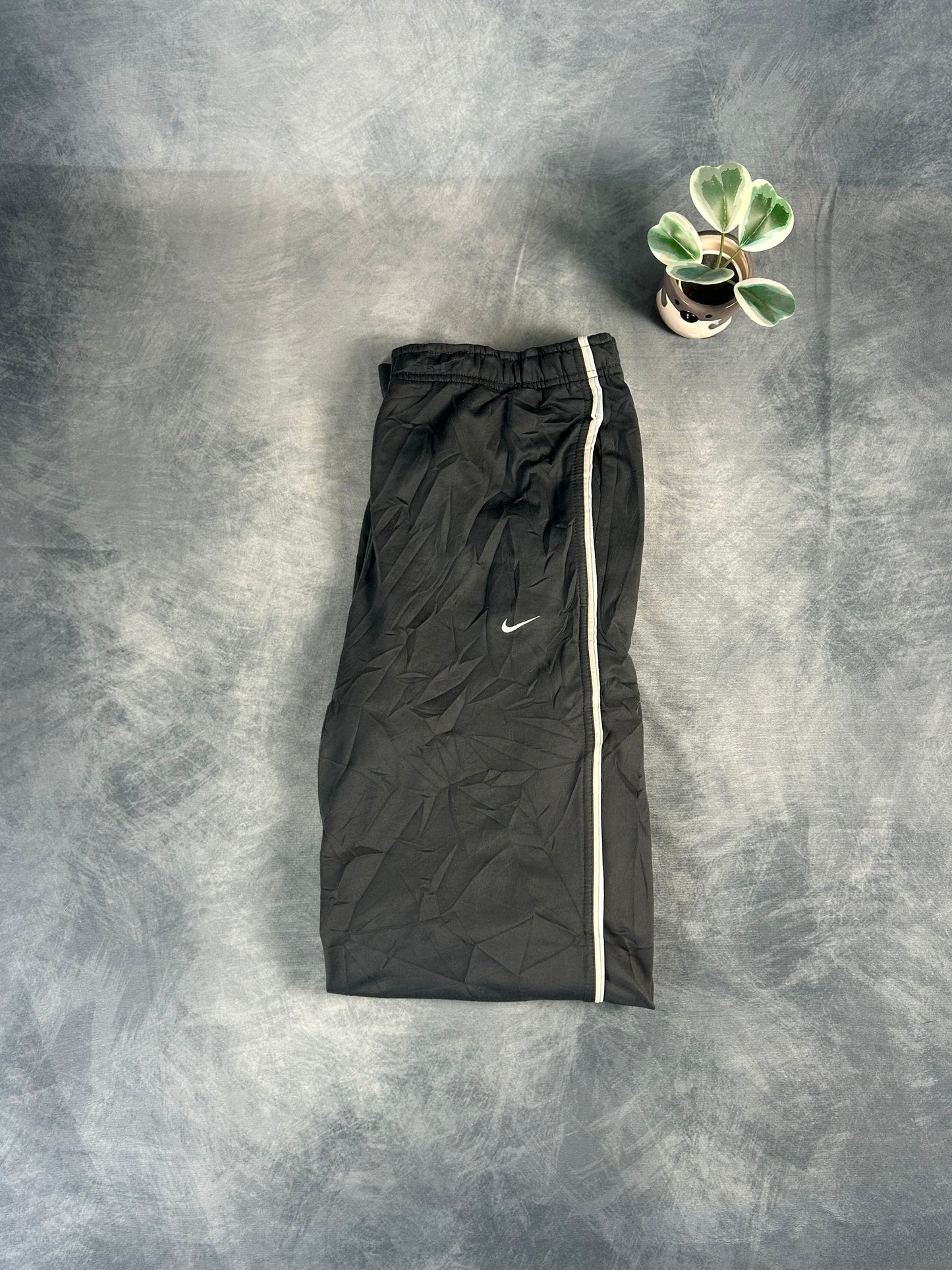 Vintage Nike Jogger (Size L-XL)