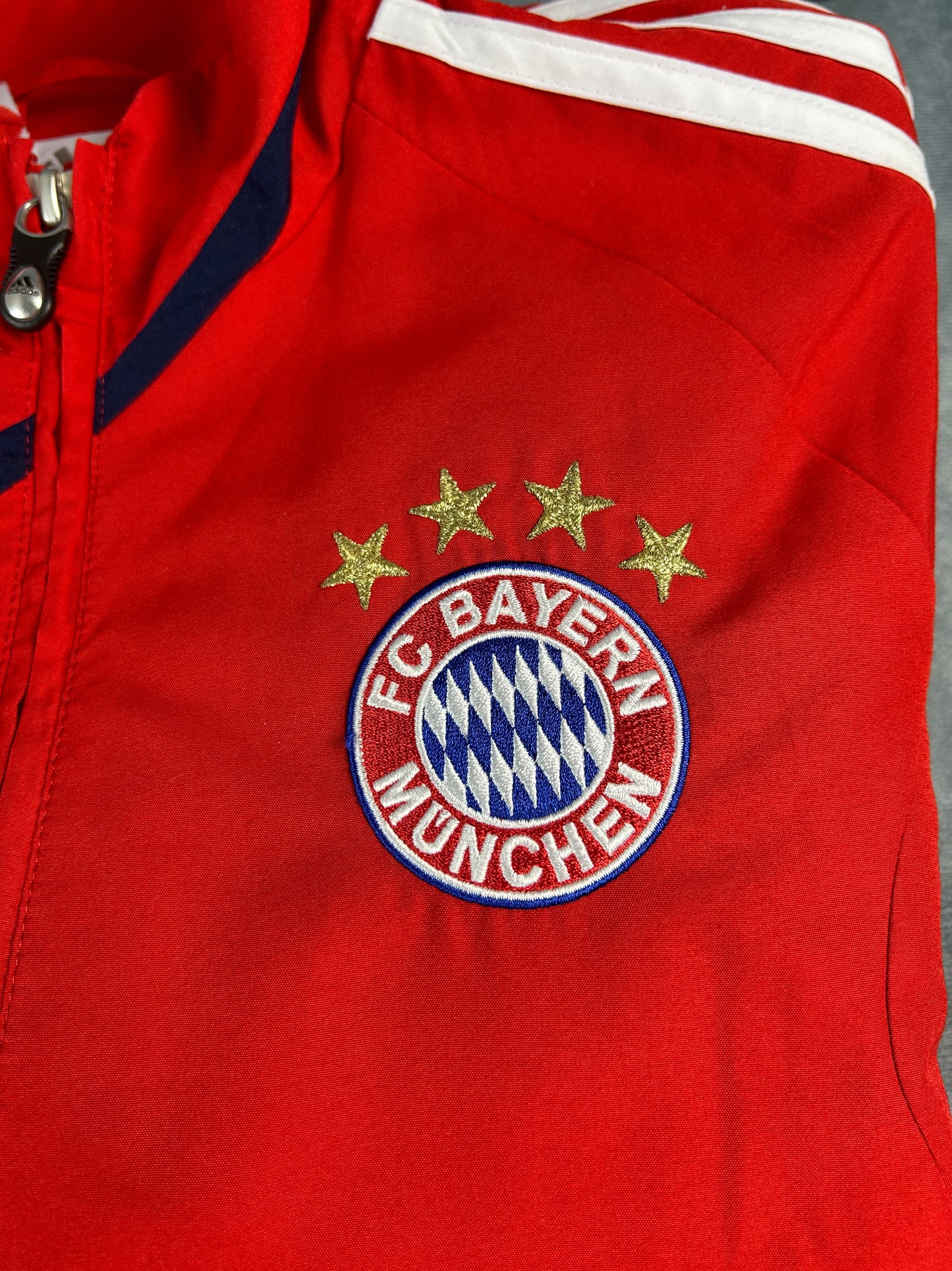 Retro Bayern München Tracksuit 2009-2011 (Size S)